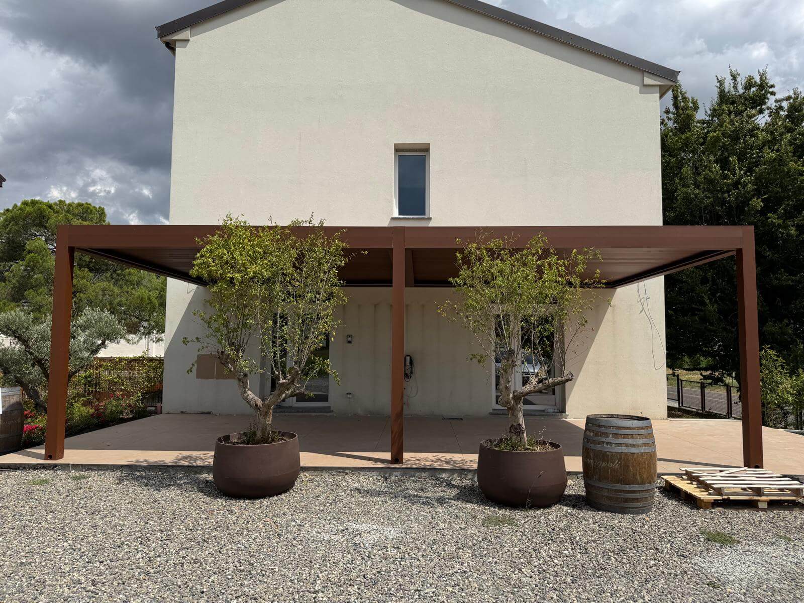 pergola bioclimatica addossata (2)