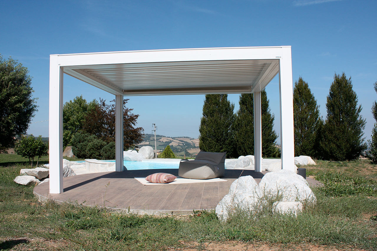 pergola bioclimatica autoportante.JPG